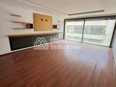 Unfurnished 3-bedroom apartment for rent in Ferme Bretonne