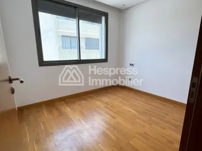 Unfurnished 3-bedroom apartment for rent in Ferme Bretonne