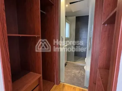Unfurnished 3-bedroom apartment for rent in Ferme Bretonne