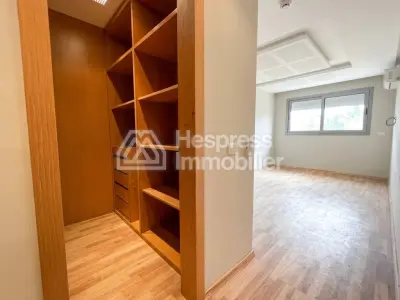 Appartement à louer à Ferme Bretonne Hay Arraha. 2 pièces. Porte blindée et résidence sécurisée