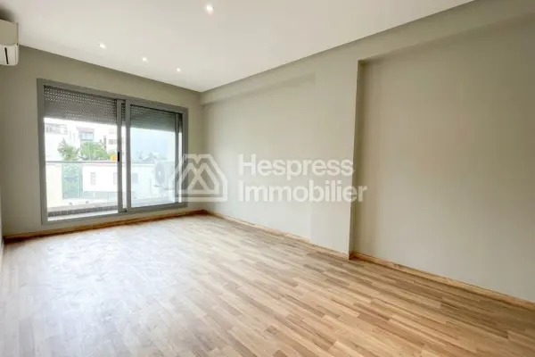 Appartement à louer à Ferme Bretonne Hay Arraha. 2 pièces. Porte blindée et résidence sécurisée