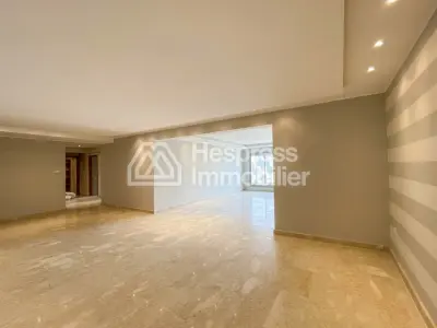 Appartement à louer à Ferme Bretonne Hay Arraha. 2 pièces. Porte blindée et résidence sécurisée