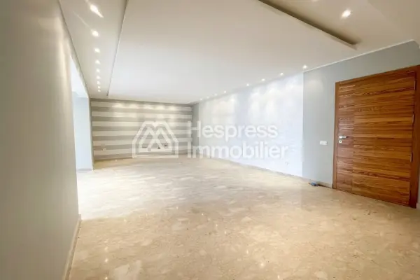 Appartement à louer à Ferme Bretonne Hay Arraha. 2 pièces. Porte blindée et résidence sécurisée