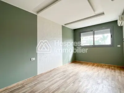 Appartement à louer à Ferme Bretonne Hay Arraha. 2 pièces. Porte blindée et résidence sécurisée