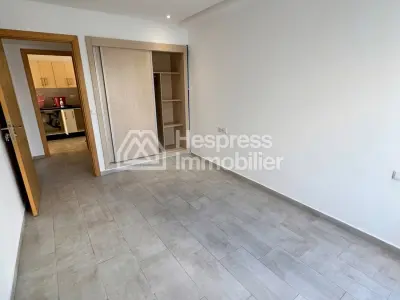Unfurnished 2-bedroom apartment for rent in Neighborhood Maarif