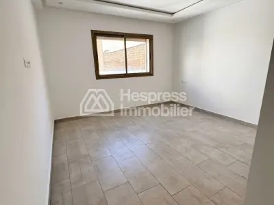Unfurnished 2-bedroom apartment for rent in Neighborhood Maarif