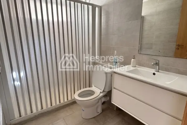 Unfurnished 2-bedroom apartment for rent in Neighborhood Maarif