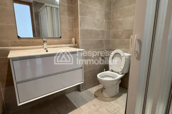 Unfurnished 2-bedroom apartment for rent in Neighborhood Maarif