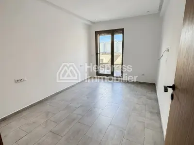 Unfurnished 2-bedroom apartment for rent in Neighborhood Maarif