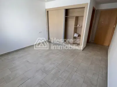 Unfurnished 2-bedroom apartment for rent in Neighborhood Maarif