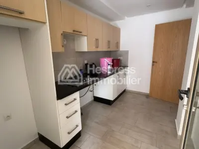 Unfurnished 2-bedroom apartment for rent in Neighborhood Maarif