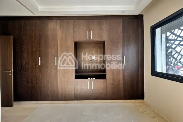 Unfurnished 2-bedroom apartment for rent in Neighborhood Oasis