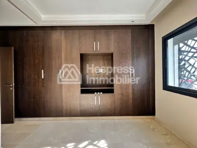 Unfurnished 2-bedroom apartment for rent in Neighborhood Oasis