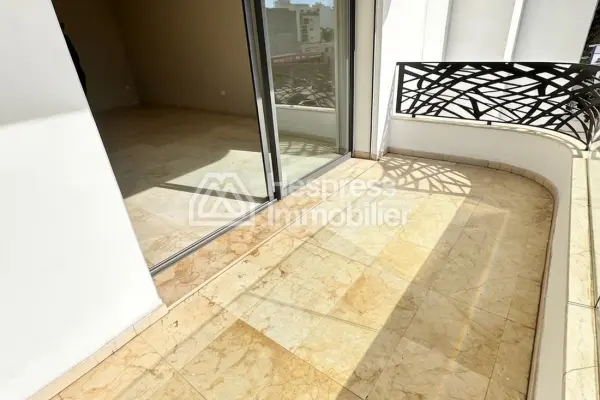 Unfurnished 2-bedroom apartment for rent in Neighborhood Oasis