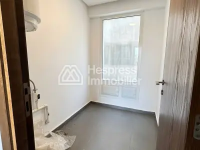 Unfurnished 2-bedroom apartment for rent in Neighborhood Oasis