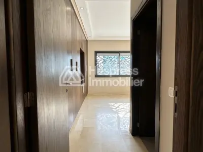 Unfurnished 2-bedroom apartment for rent in Neighborhood Oasis