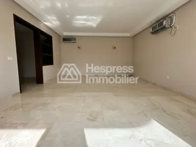 Unfurnished 2-bedroom apartment for rent in Neighborhood Oasis