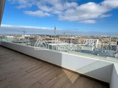 Bel appartement 3 Chambres à vendre à Casablanca Finance City. Grande terrasse