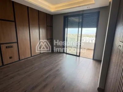 Bel appartement 3 Chambres à vendre à Casablanca Finance City. Grande terrasse