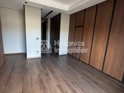 Bel appartement 3 Chambres à vendre à Casablanca Finance City. Grande terrasse