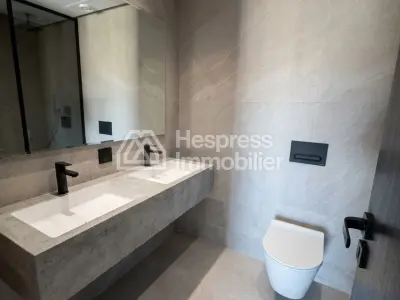 Bel appartement 3 Chambres à vendre à Casablanca Finance City. Grande terrasse