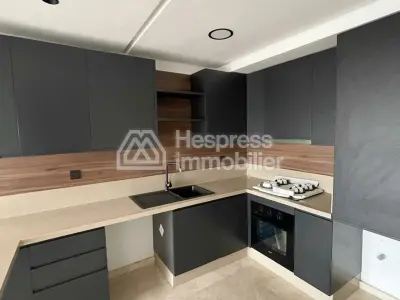 Unfurnished studio apartment for rent in Ville verte
