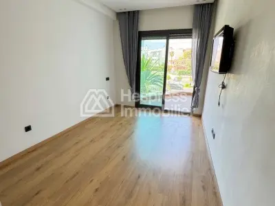 Empty studio apartment for rent, Neighborhood Oasis