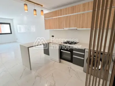 Empty studio apartment for rent, Neighborhood Oasis