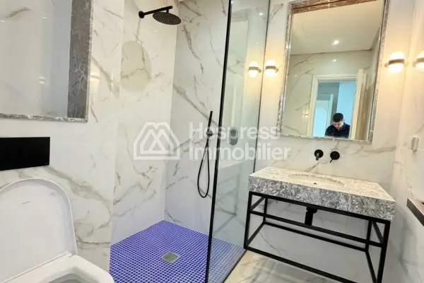 Beautiful unfurnished 3-bedroom apartment in Ain Daib