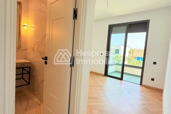 Beautiful unfurnished 3-bedroom apartment in Ain Daib