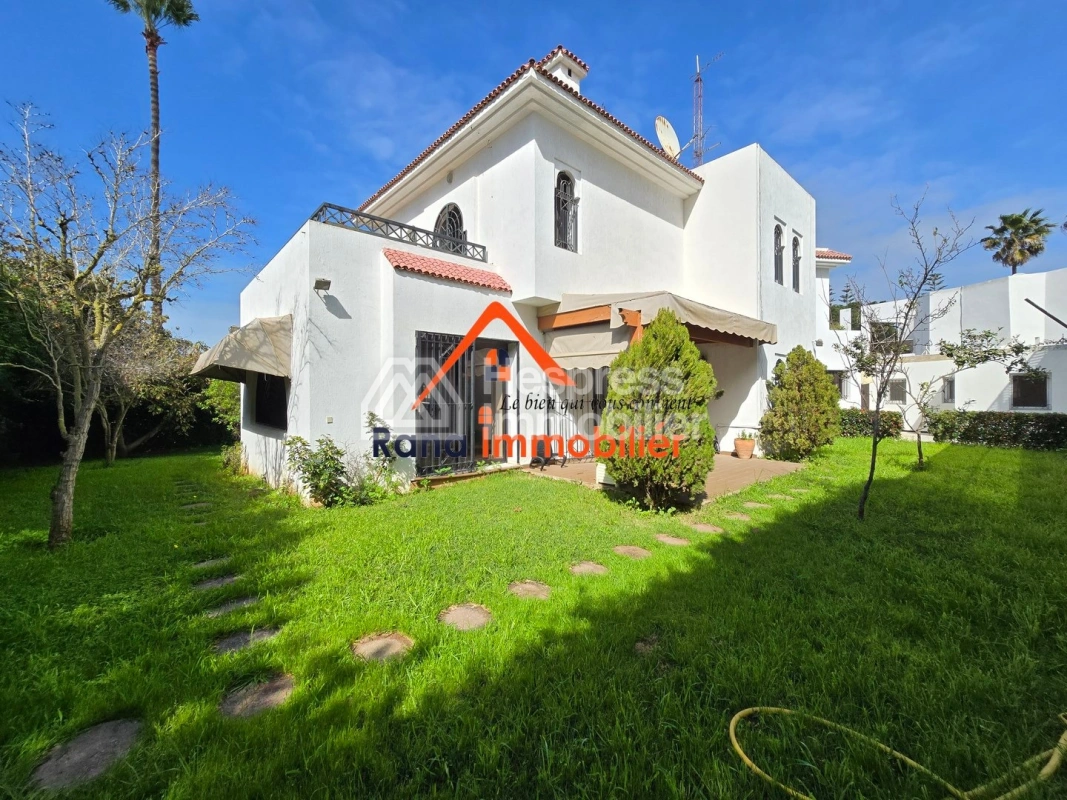 Villa à louer, 500m² à Hay Riad
