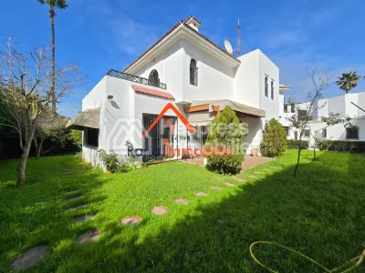 Villa à louer, 500m² à Hay Riad
