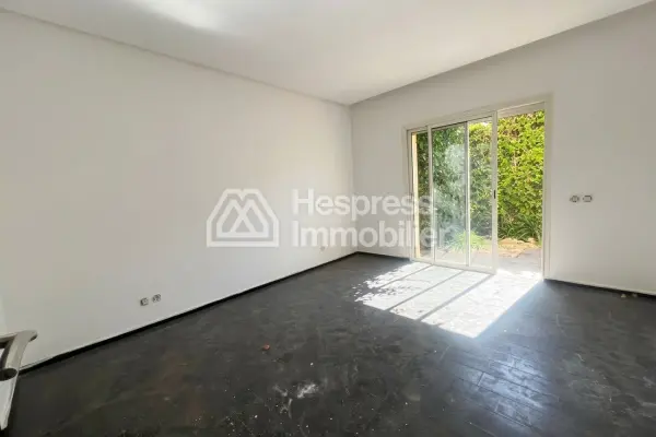 Bel appartement vide 3 chambres Rez de jardin