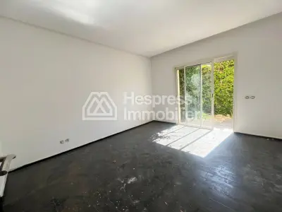 Bel appartement vide 3 chambres Rez de jardin
