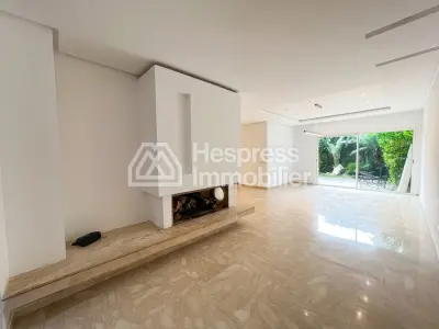 Bel appartement vide 3 chambres Rez de jardin