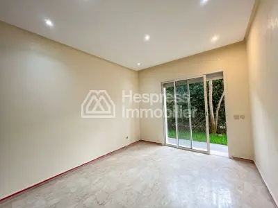 Bel appartement vide 3 chambres Rez de jardin