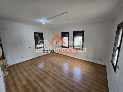Villa à louer, 500m² à Hay Riad