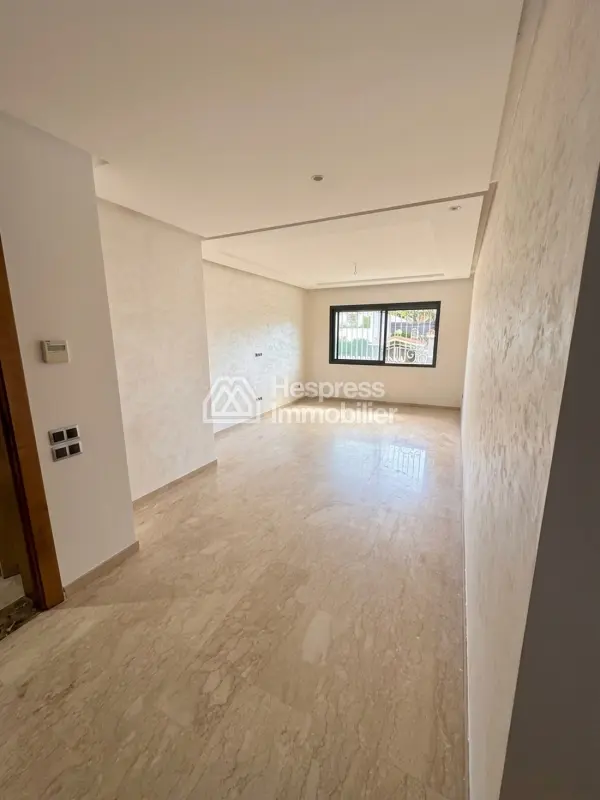 Très bel appartement vide 3 chambres à Quartier Oasis