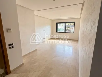 Très bel appartement vide 3 chambres à Quartier Oasis