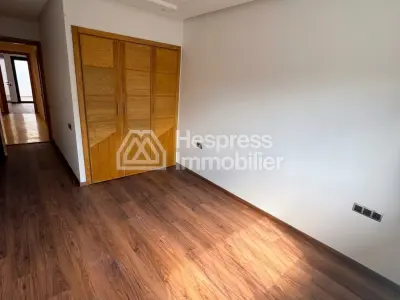 Très bel appartement vide 3 chambres à Quartier Oasis