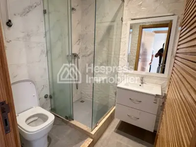 Très bel appartement vide 3 chambres à Quartier Oasis