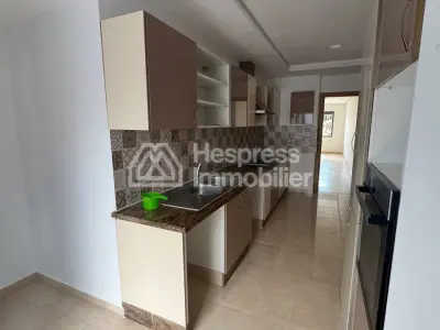 Très bel appartement vide 3 chambres à Quartier Oasis