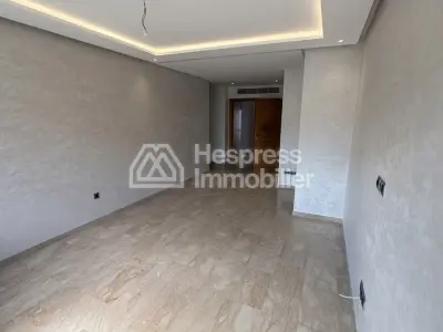 Très bel appartement vide 3 chambres à Quartier Oasis
