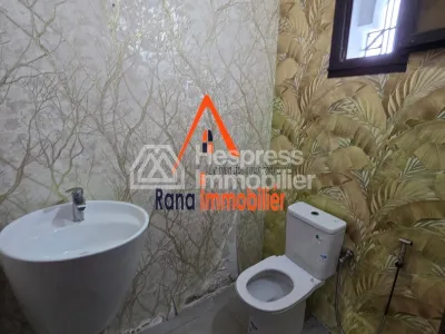 Villa à louer, 500m² à Hay Riad