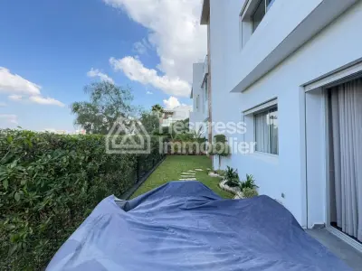 شقة جميلة غير مفروشة مكونة من 3 غرف نوم في Ville verte