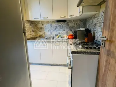 شقة جميلة للإيجار في بورغون الشرقية . غرفتا نوم. مفروشة بالكامل.