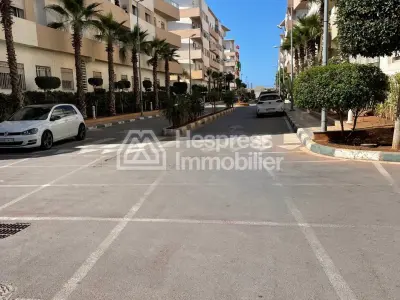 الدار البيضاء – أبو عبوة | شقة رائعة بمساحة 92 مترًا مربعًا في الطابق الأول مع شرفة