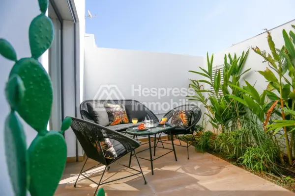 Bel Studio meuble à Quartier Palmier avec terrasse