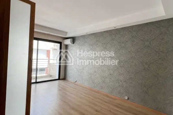 Superb unfurnished 4-bedroom apartment in Neighborhood Racine