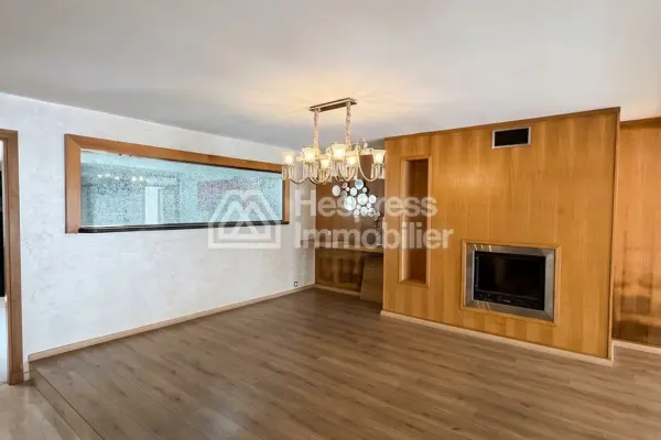 Superb unfurnished 4-bedroom apartment in Neighborhood Racine